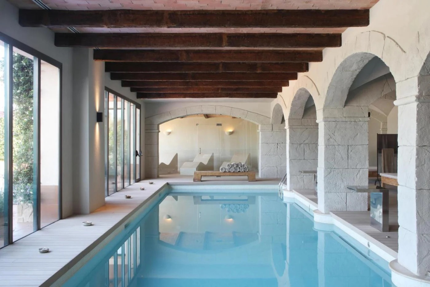 Spa con piscina climatizada en Girona