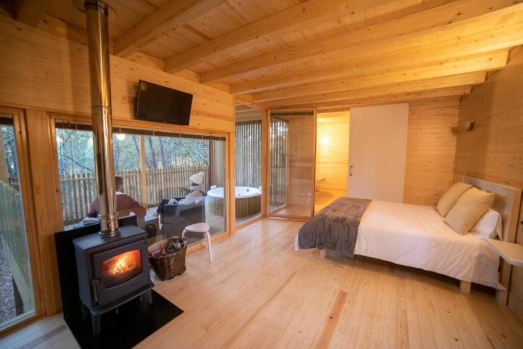 Imagen del post Top 5 Cabañas en Galicia con Jacuzzi y Chimenea